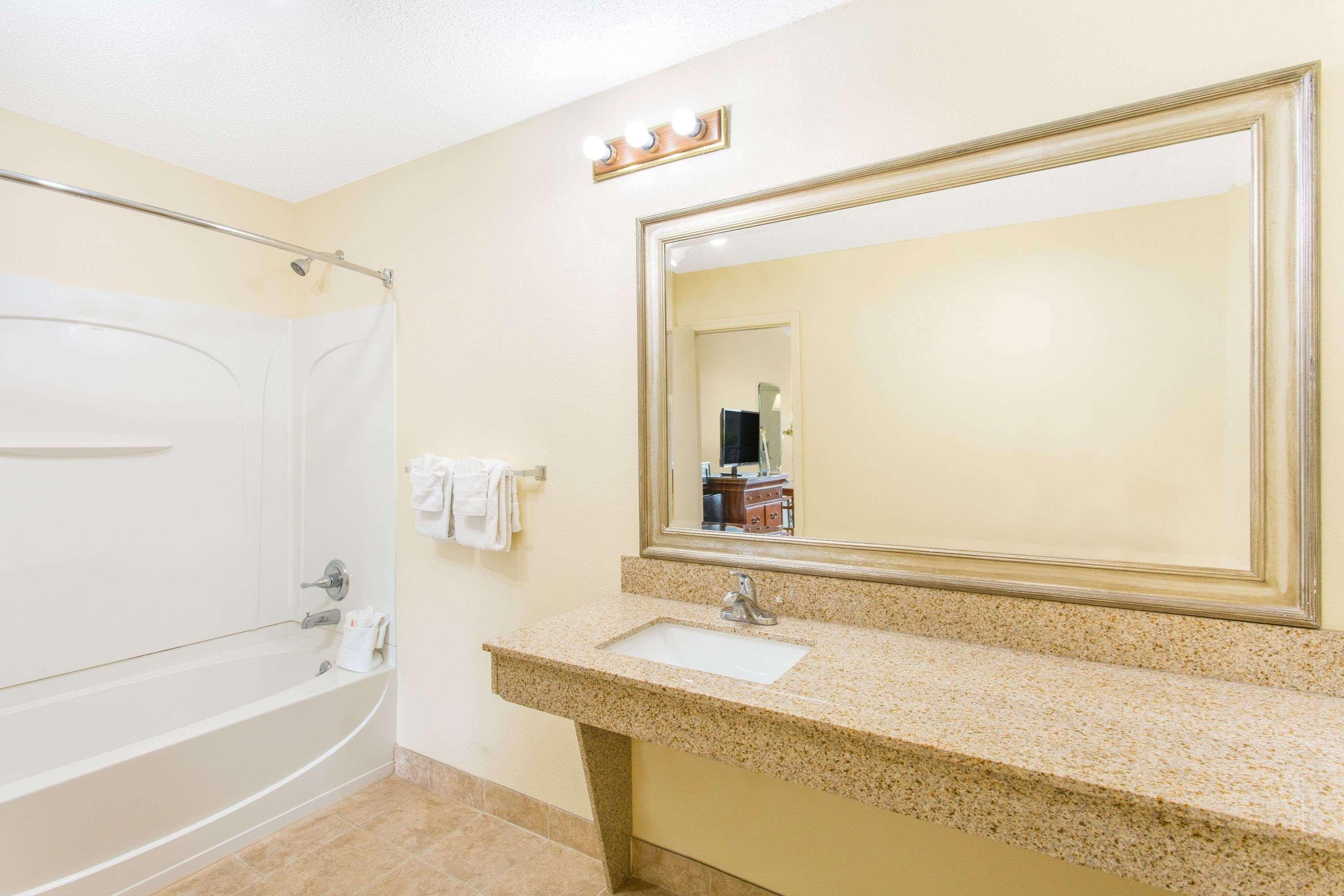 Days Inn By Wyndham Florence/I-95 North Esterno foto