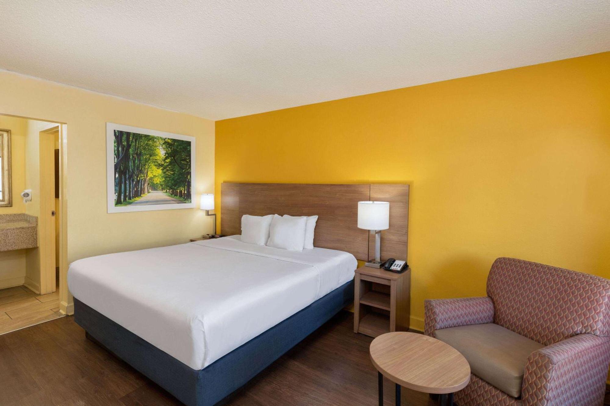 Days Inn By Wyndham Florence/I-95 North Esterno foto