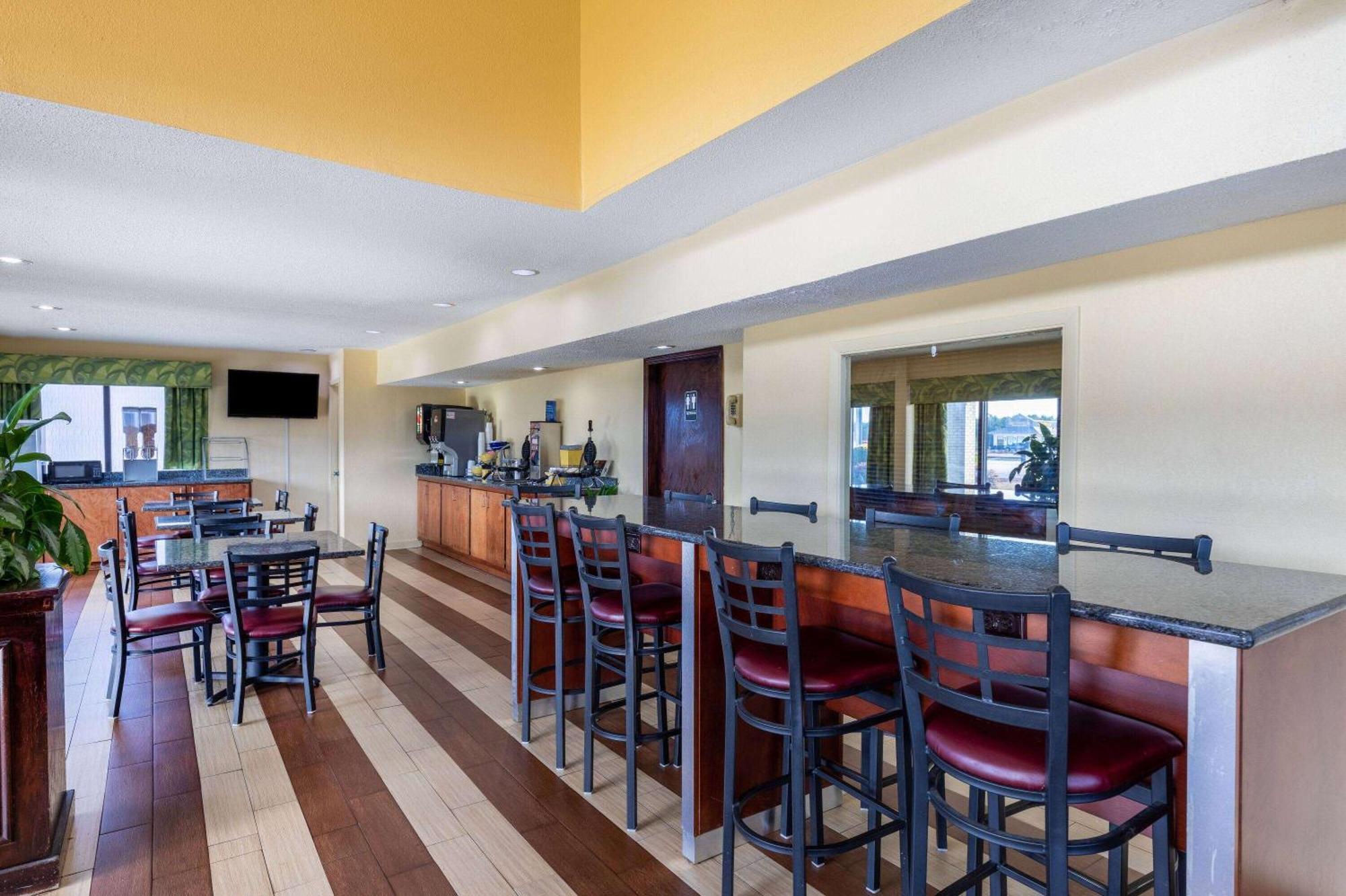 Days Inn By Wyndham Florence/I-95 North Esterno foto