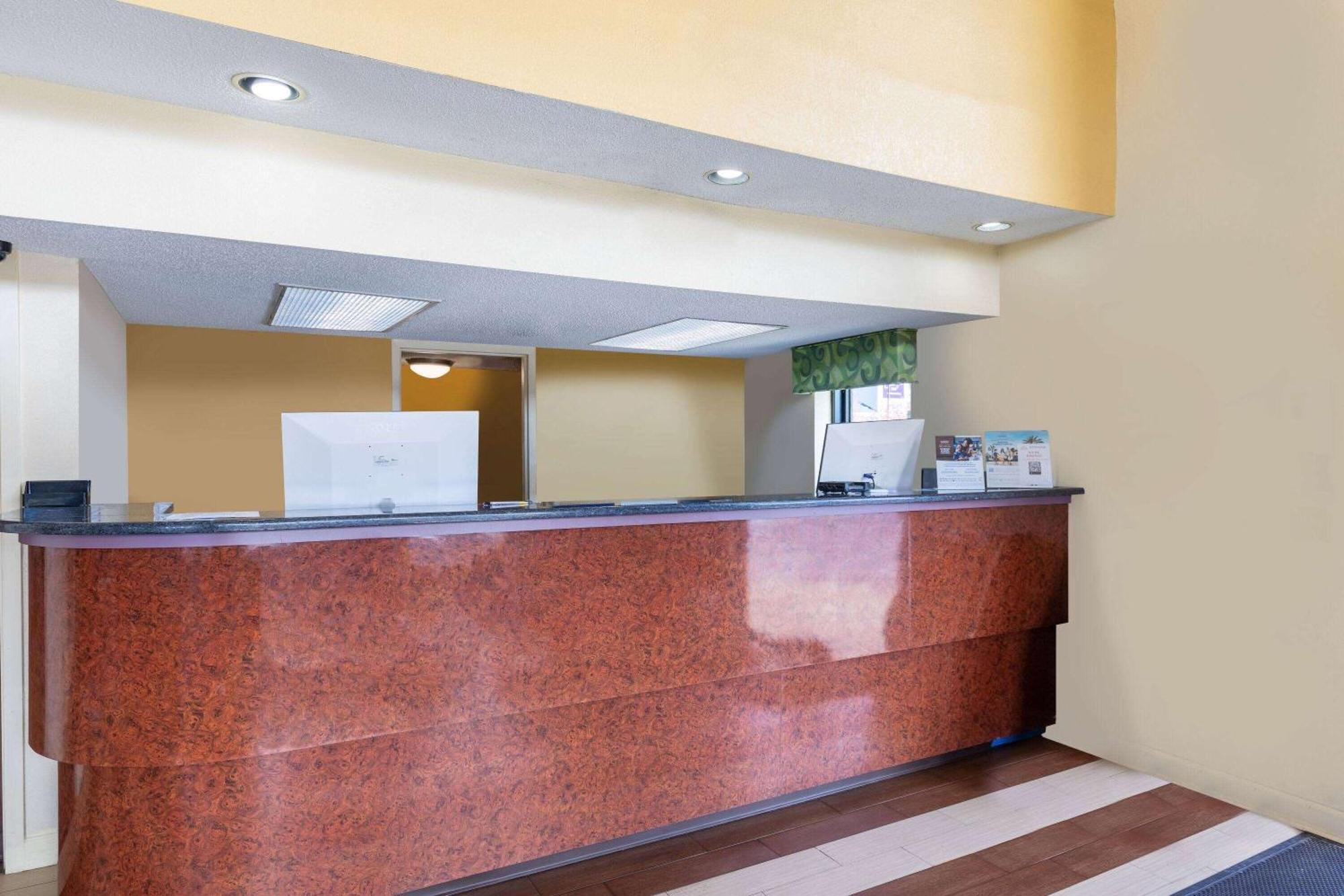 Days Inn By Wyndham Florence/I-95 North Esterno foto