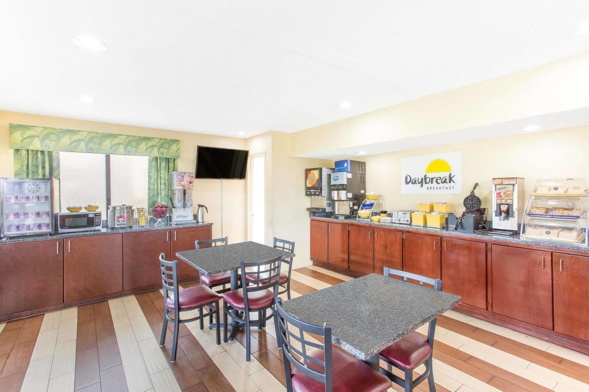 Days Inn By Wyndham Florence/I-95 North Esterno foto
