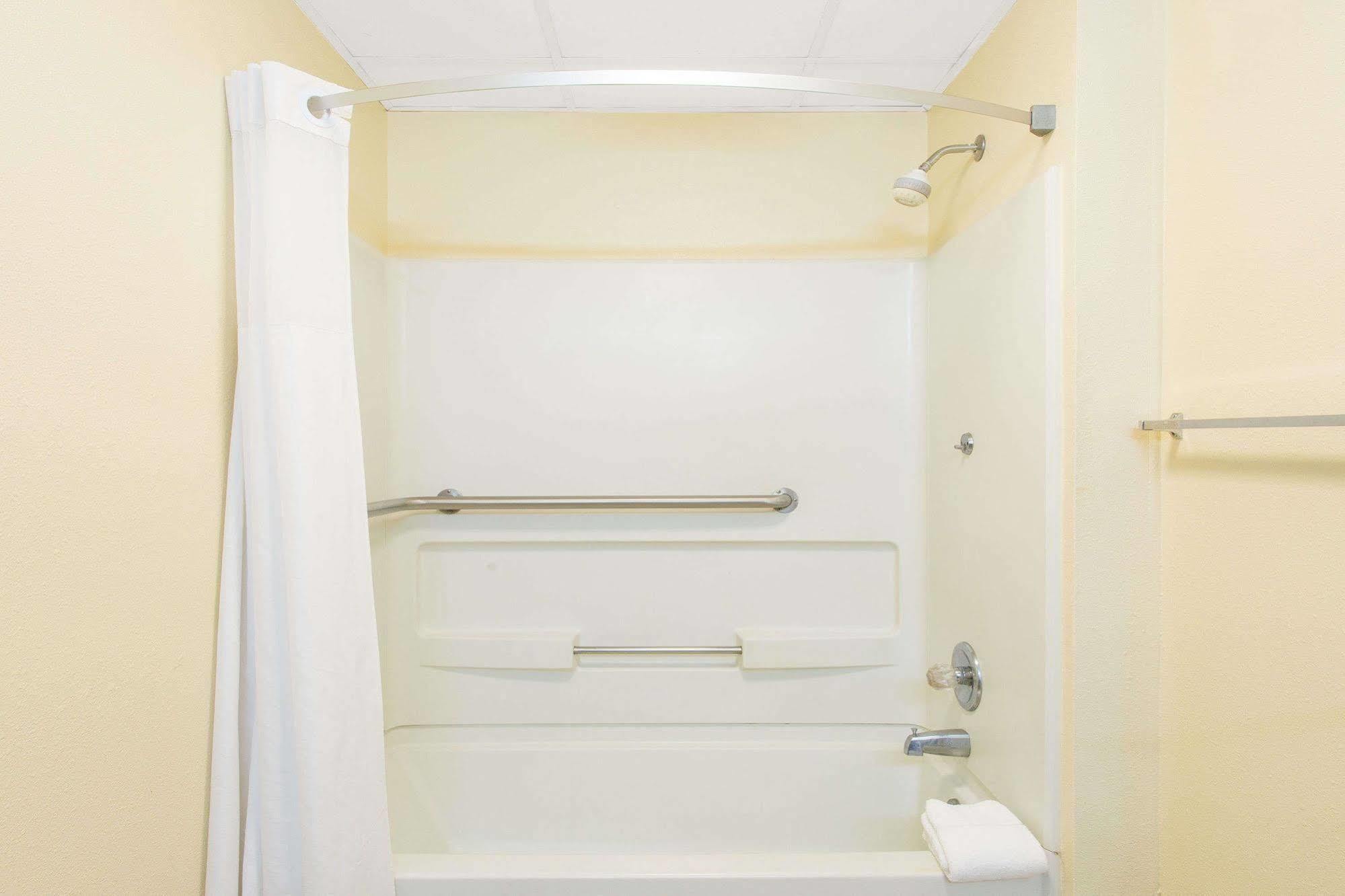 Days Inn By Wyndham Florence/I-95 North Esterno foto